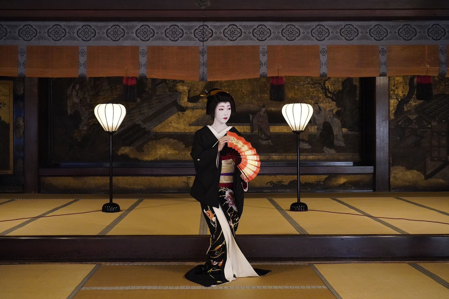 世界遺産の西本願寺で宮川町・とし夏菜さんのスペシャルな撮影会に密着! 「令和の芸舞妓図鑑」特別編