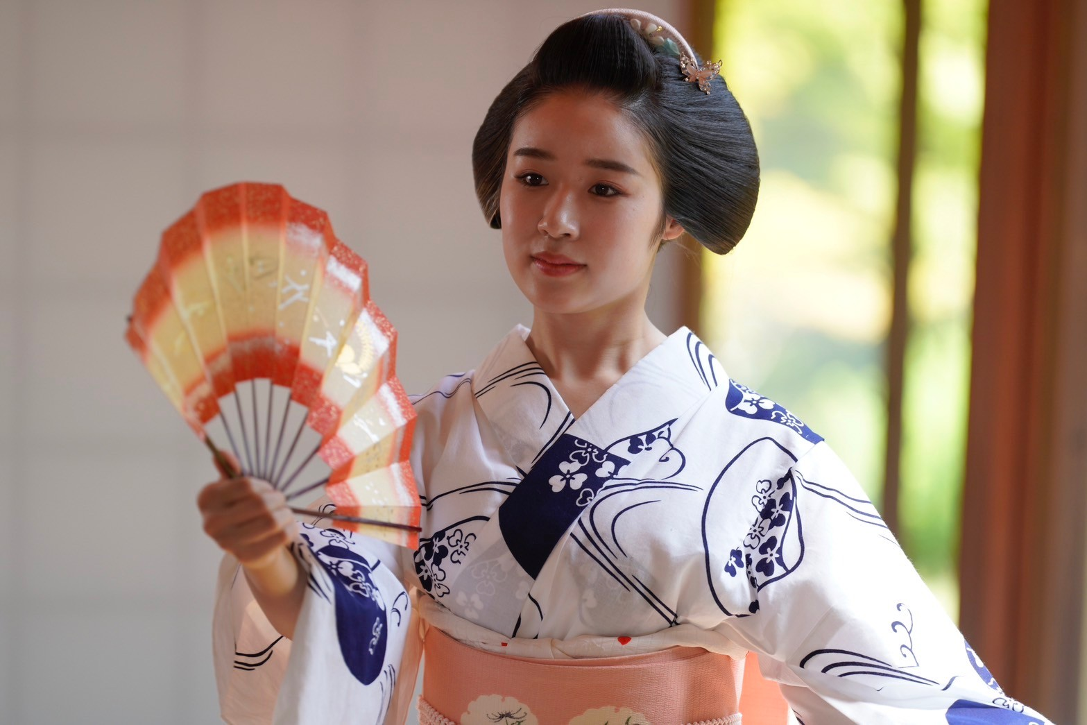 持ち前の明るさが人気の秘訣 宮川町・叶朋さん 「令和の芸舞妓図鑑」vol.9