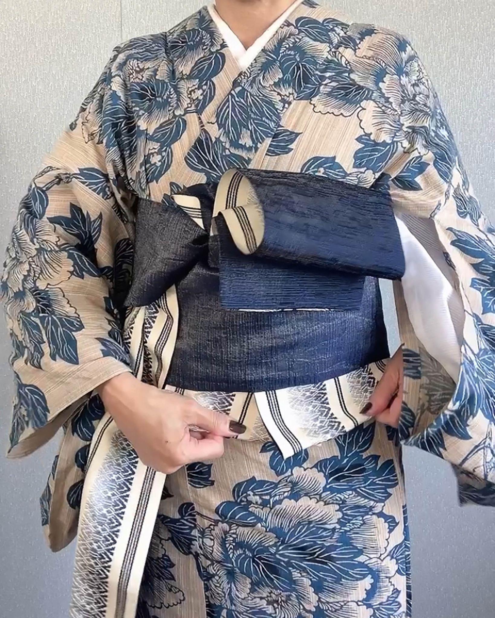 上に出た部分も整える