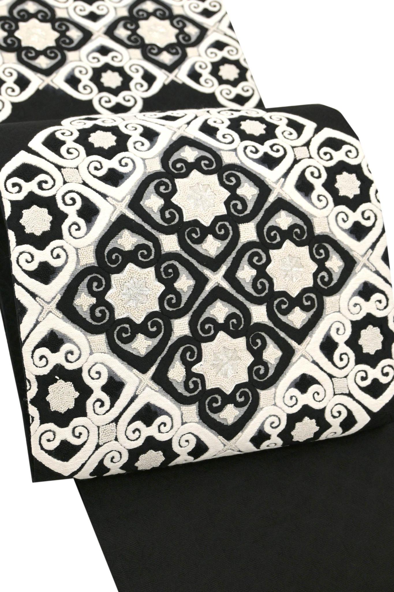 【京の刺繍工房】 特選工芸手刺繍袋帯 「菱取華紋」