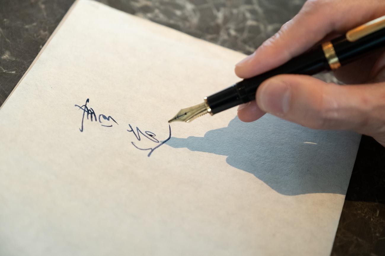 墨溜りを作って、書道の雰囲気がでるように。 書道家 根本知さんの愛用品