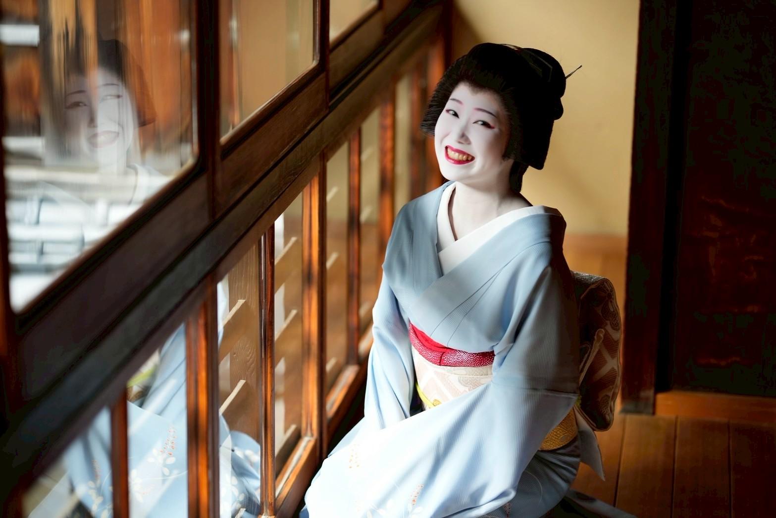 ”かわいい”から”キレイ”へ 祇園甲部・豆沙弥さん 「令和の芸舞妓図鑑」vol.20