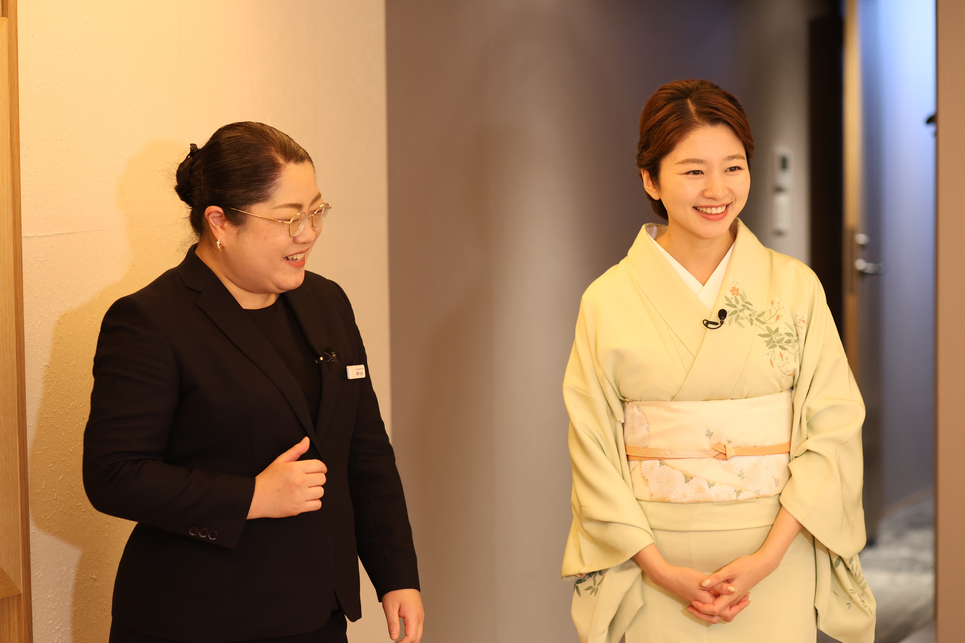 熊澤さんと205号室の部屋にやってきた紗月さん
