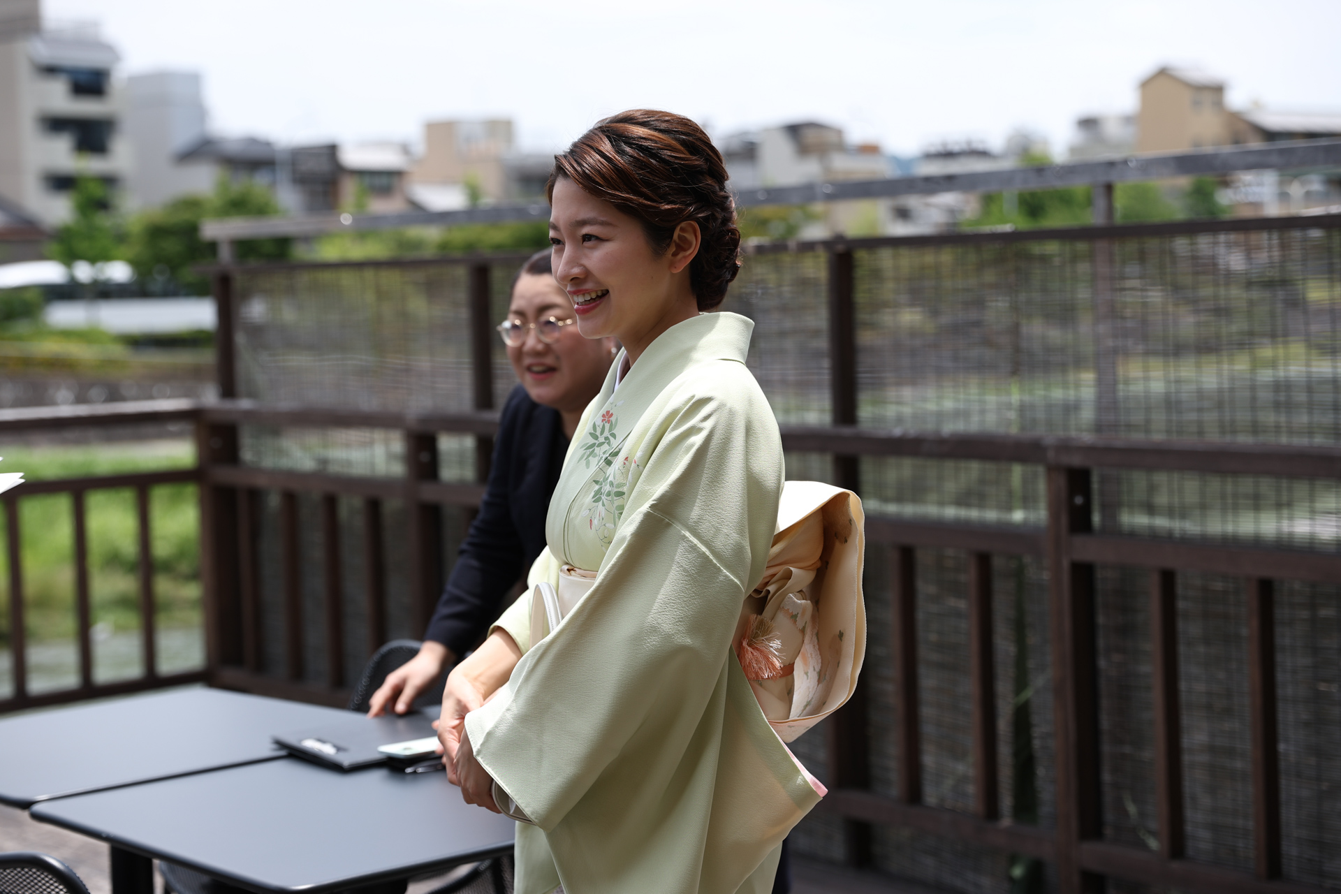 暑い日にもかかわらず、お二人とも笑顔で撮影に臨んでくだいました