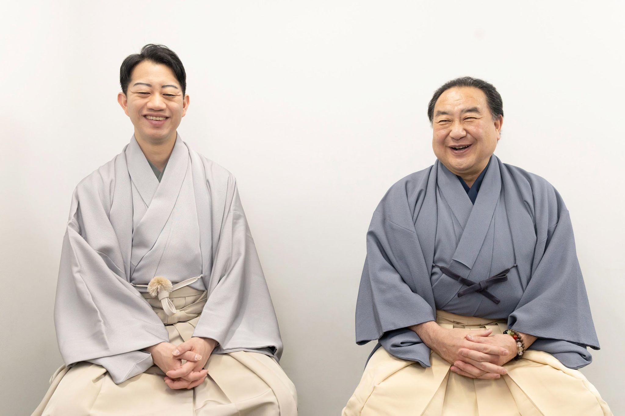 座りツーショット
