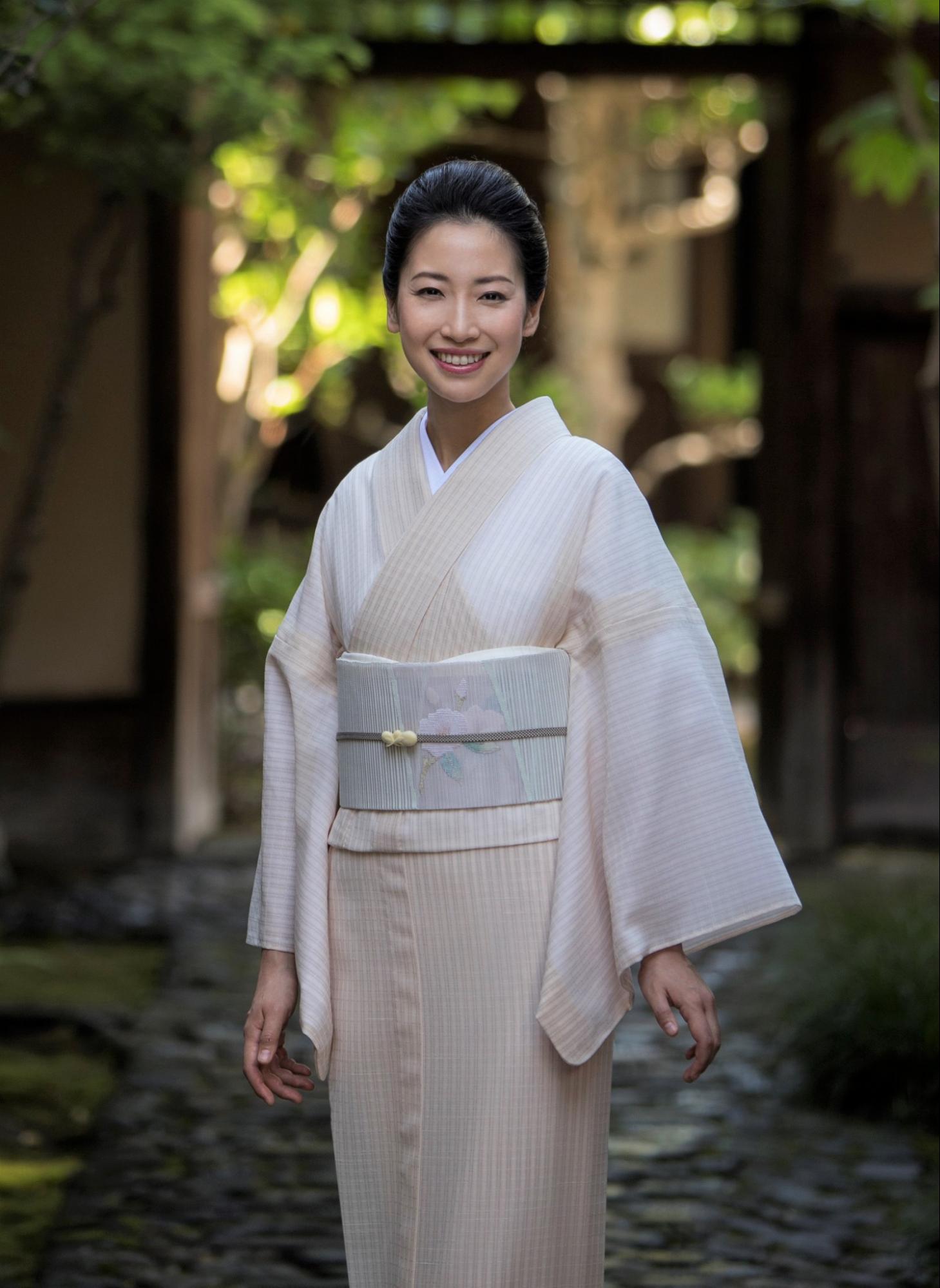 定家亜由子