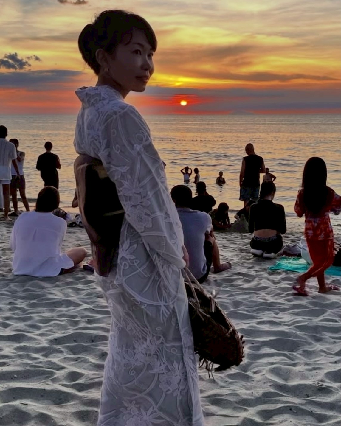 浴衣に名古屋帯を締めて眺める夕景