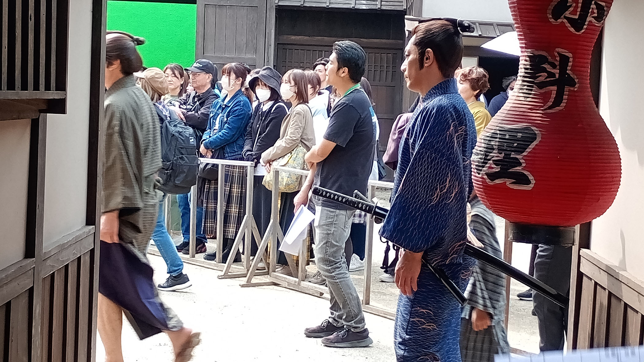 出番のないときは、仲間たちの仕事ぶりを真剣な表情で見つめていた田村さん