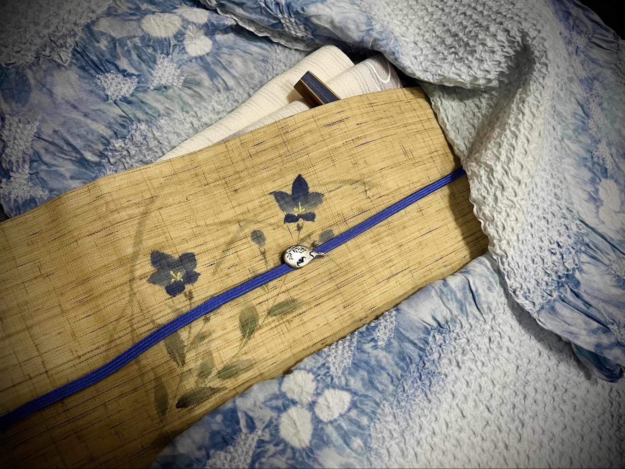 銀細工の団扇を添えて。