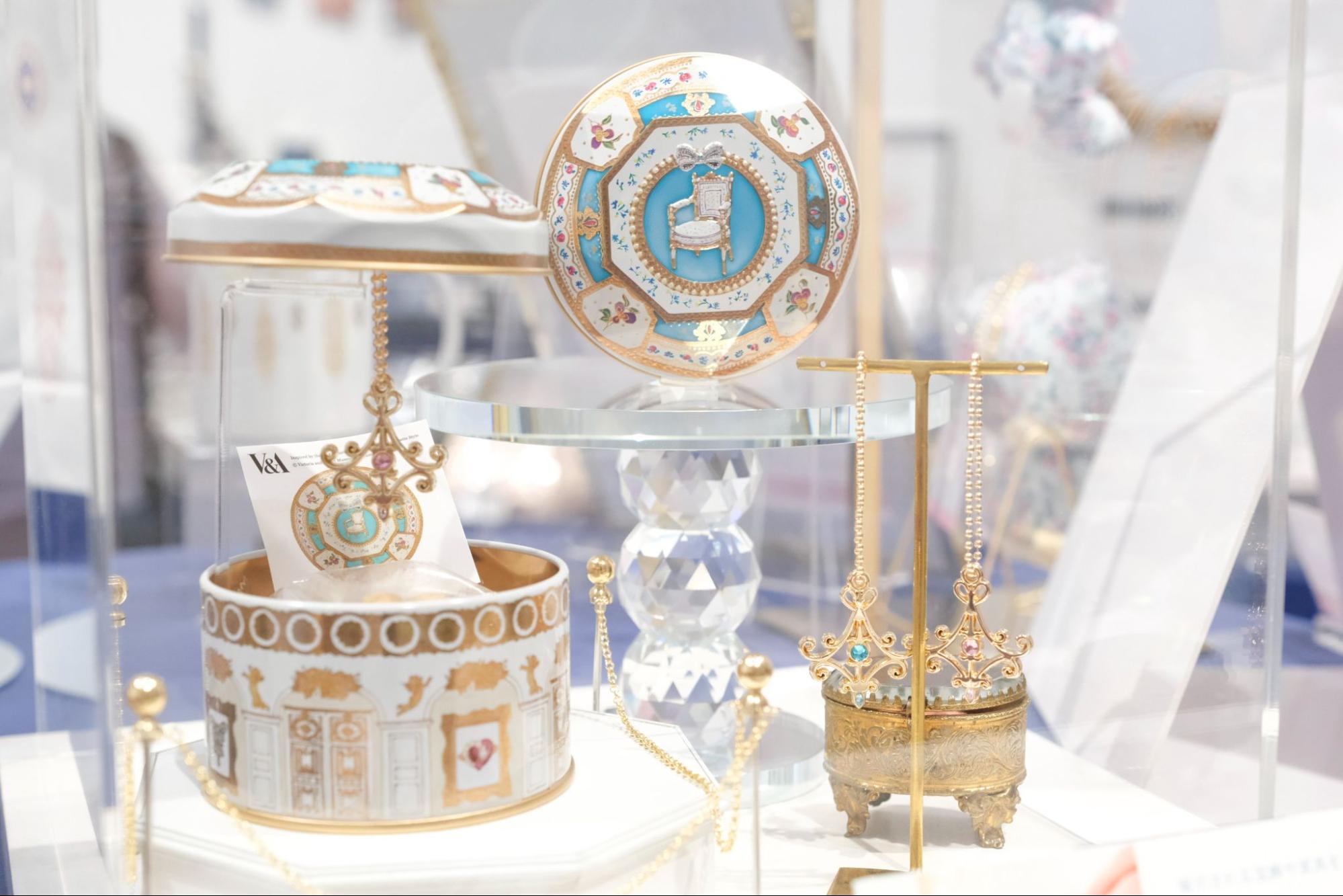青山デカーボ　マリー・アントワネット・スタイル展 オリジナルクッキー缶