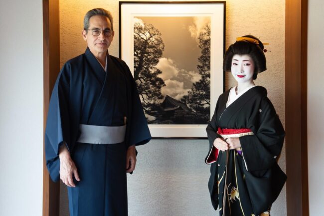 宮川町・とし夏菜さん、「カペラ京都」総支配人ジョン・ブランコ氏と対談。「令和の芸舞妓図鑑」特別編