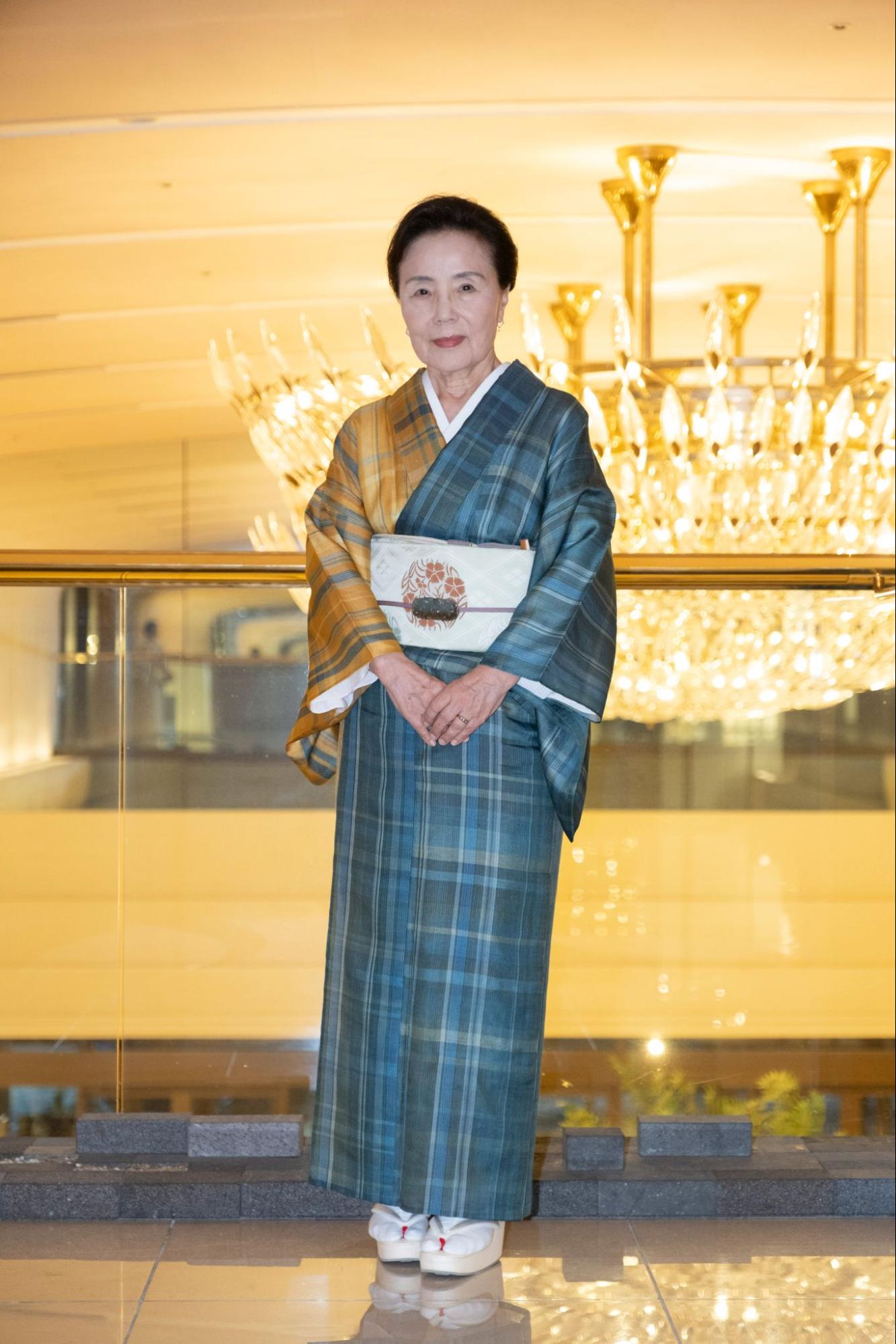 イベントに登壇する、着物姿の志村洋子さん