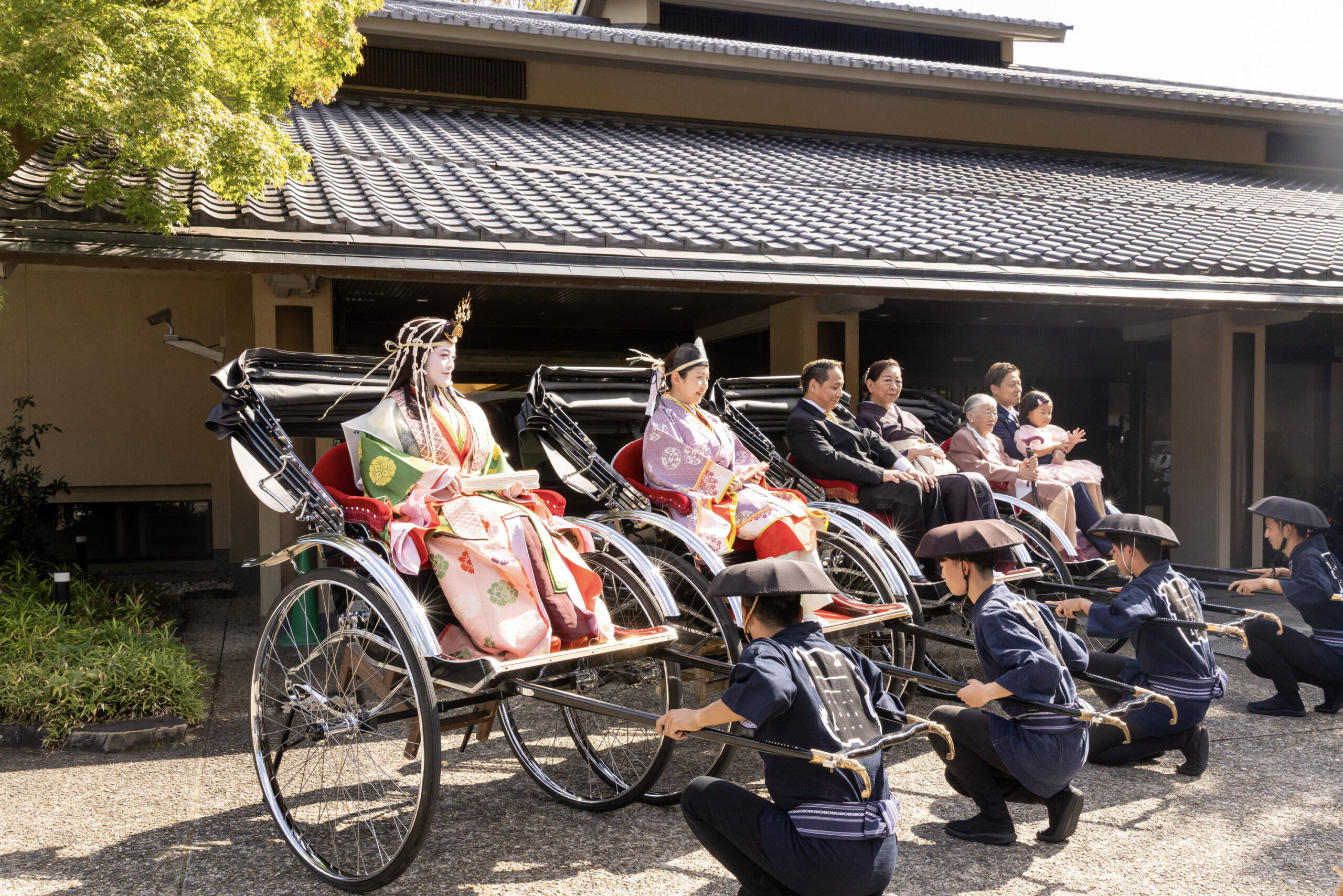 人力車に乗り込み、メインストリートへ