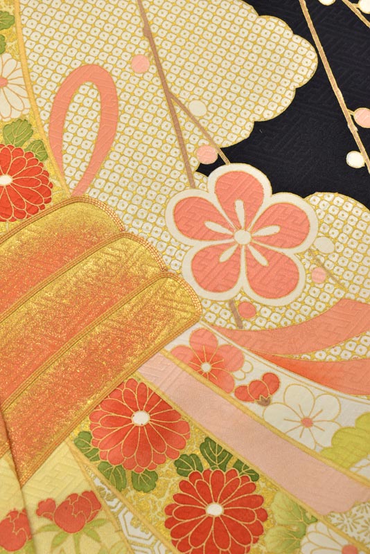 【染色美術　染の北川】 本手描き京友禅お振袖 CHUL　THAI　No.6使用 「吉祥雲取熨斗文」 今はなき…。 慶事を飾る最高級のお振袖！