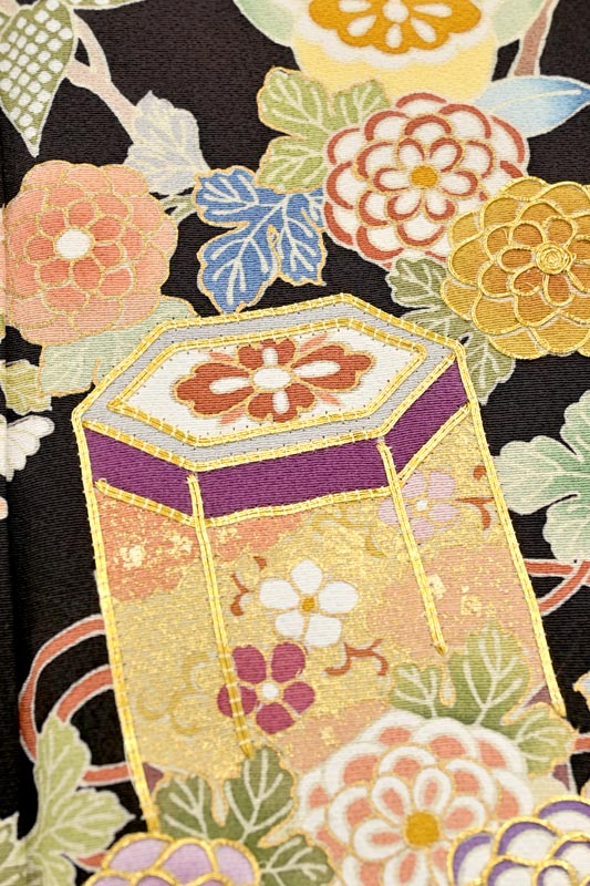 吉澤の友禅】 特選本手加工十日町友禅訪問着 ≪御仕立て上がり・中古美品≫ 「瑞花四季彩貝桶文」 時代を超えて愛される正統派きもの！ 手仕事冴える フォーマルの逸品！ 身丈157.5 裄68.5|京都きもの市場【日本最大級の着物通販サイト】