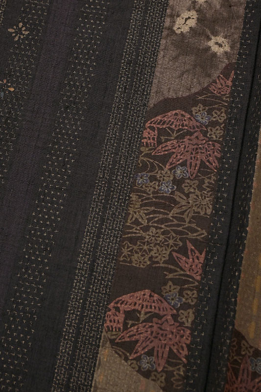 “毎日お得な掘り出し品!” 【七代目 吉澤与市】 特選本手加工友禅絞り染紬 ≪御仕立て上がり・中古美品≫ 「唐花縞文」 豊かな素材に、染の味わい。 身丈162.5 裄66.5