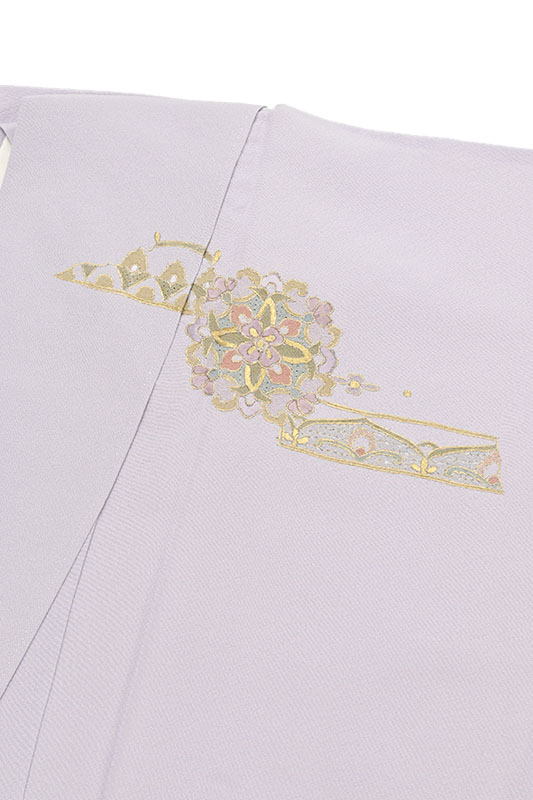 ”毎日お得!上質掘り出し品!” 【汕頭(スワトウ)刺繍】 特選工芸総手刺繍訪問着 ≪御仕立て上がり・中古美品≫ 「装飾障壁唐華紋」 刺繍の表情豊かに 身丈159.5 裄67.5