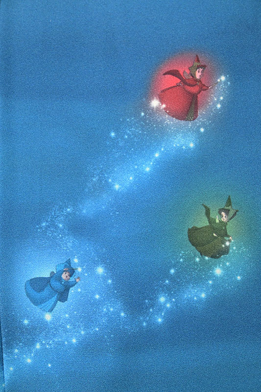 ディズニー公式 特選創作友禅お振袖 Sleeping Beauty 御仕立て上がり 中古美品 いつか夢で ディズニーファン必見 数量限定の希少品 身丈160 裄69 京都きもの市場 日本最大級の着物通販サイト