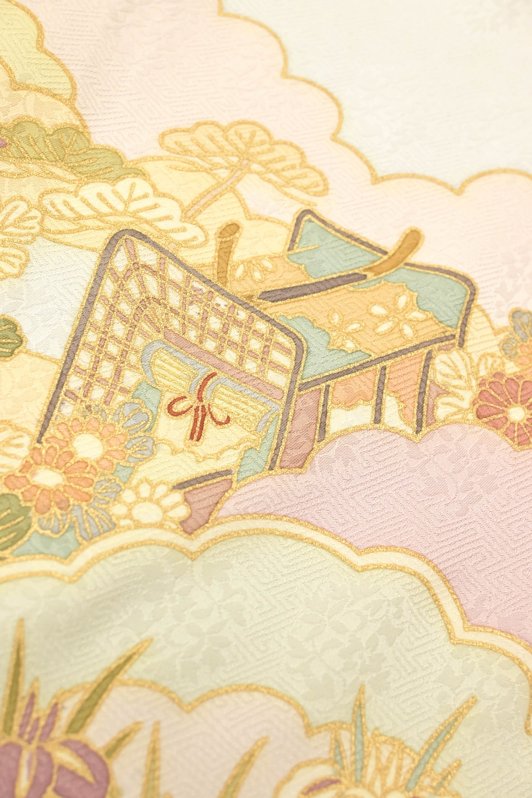 ”セール明日迄！” 【GWセール】 【皇室献上作家　藤井寛】 特選本手描き京友禅訪問着 ～瑞祥友禅～ 「瑞雲御所車文（白練色）」  スッキリと格調高く！！ 古典フォーマルの最高峰！？