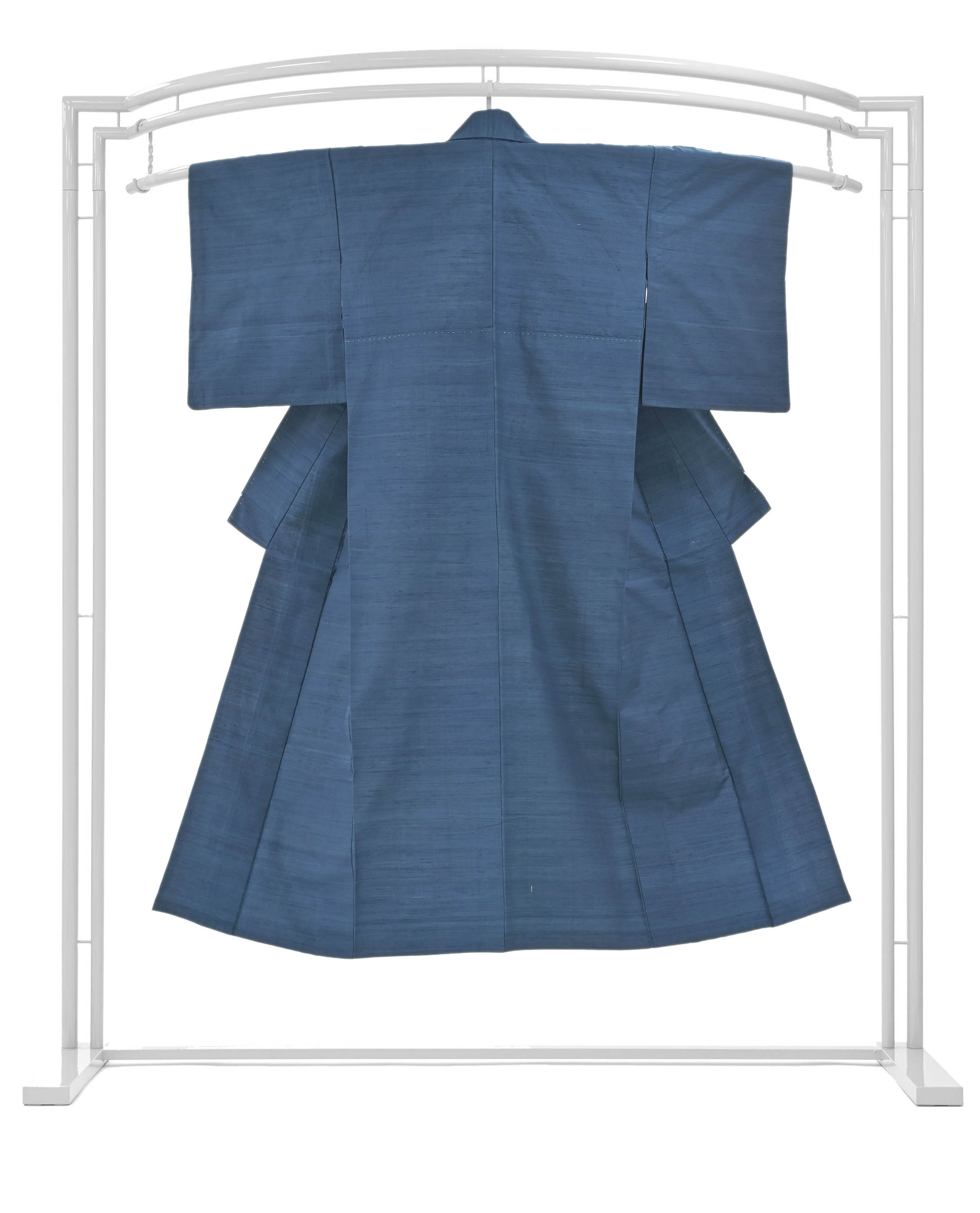 小柄な方に!【単衣仕・中古品】 特選無地調紬 「紺青」 ≪先染めのキモノ!≫ 身丈144.4 裄65.5