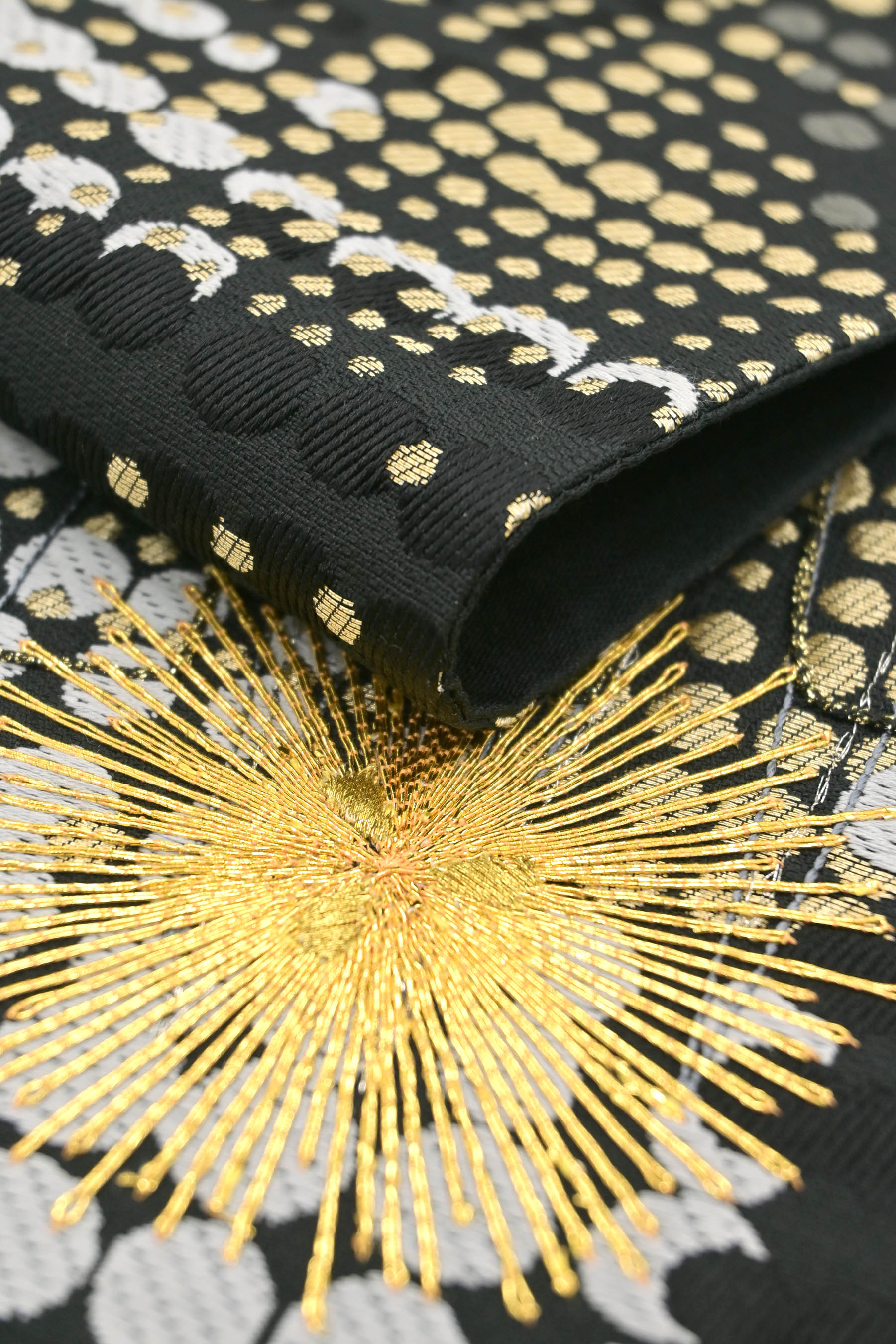 西陣織元】 特選西陣織袋帯 「アート・黒色」 洗練されたモダンな構図