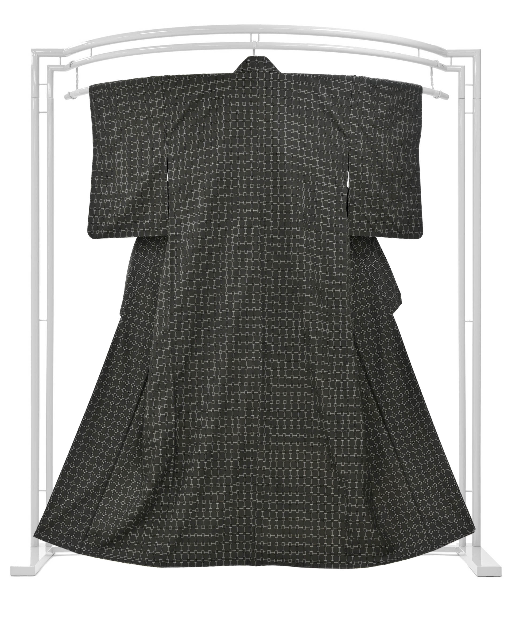 美品 大島紬 丈167 裄67 黒地飛び柄 トールサイズ 美品 大島紬 丈167 裄67 黒地飛び柄 トールサイズ