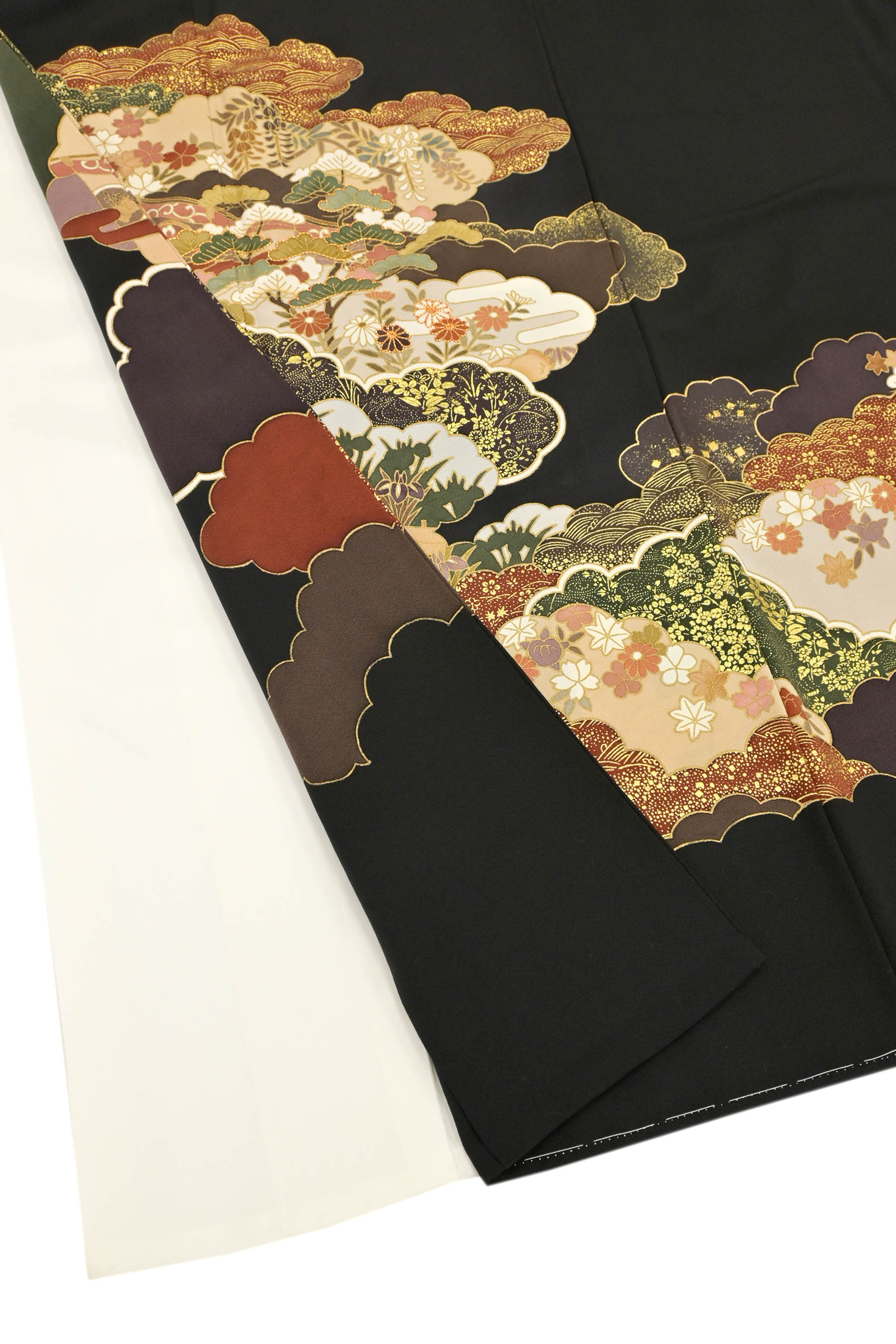 黒留袖】【藤井寛謹製】瑞雲 菊 桜 杜若 秋草 五つ紋 抱き柊 正絹