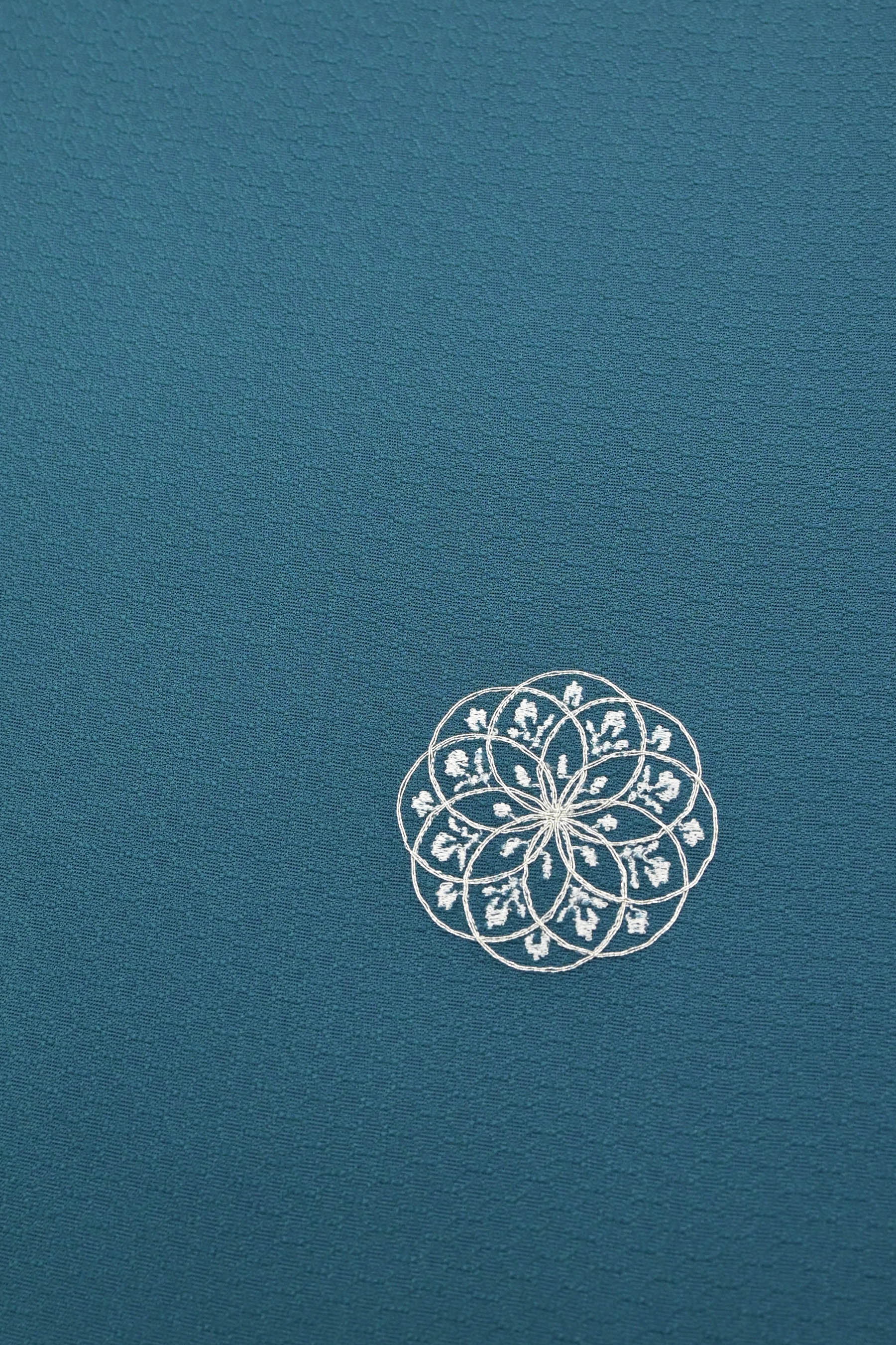 刺繍こもん】 特選正絹刺繍小紋 ≪お仕立て上がり・新古品