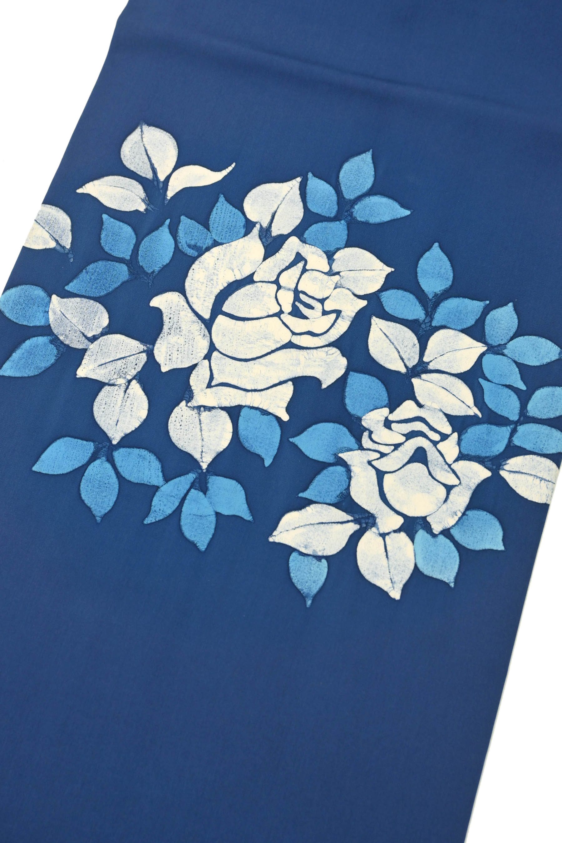 お仕立て上がり・中古美品】 正絹塩瀬 ろうけつ染九寸名古屋帯 「薔薇 