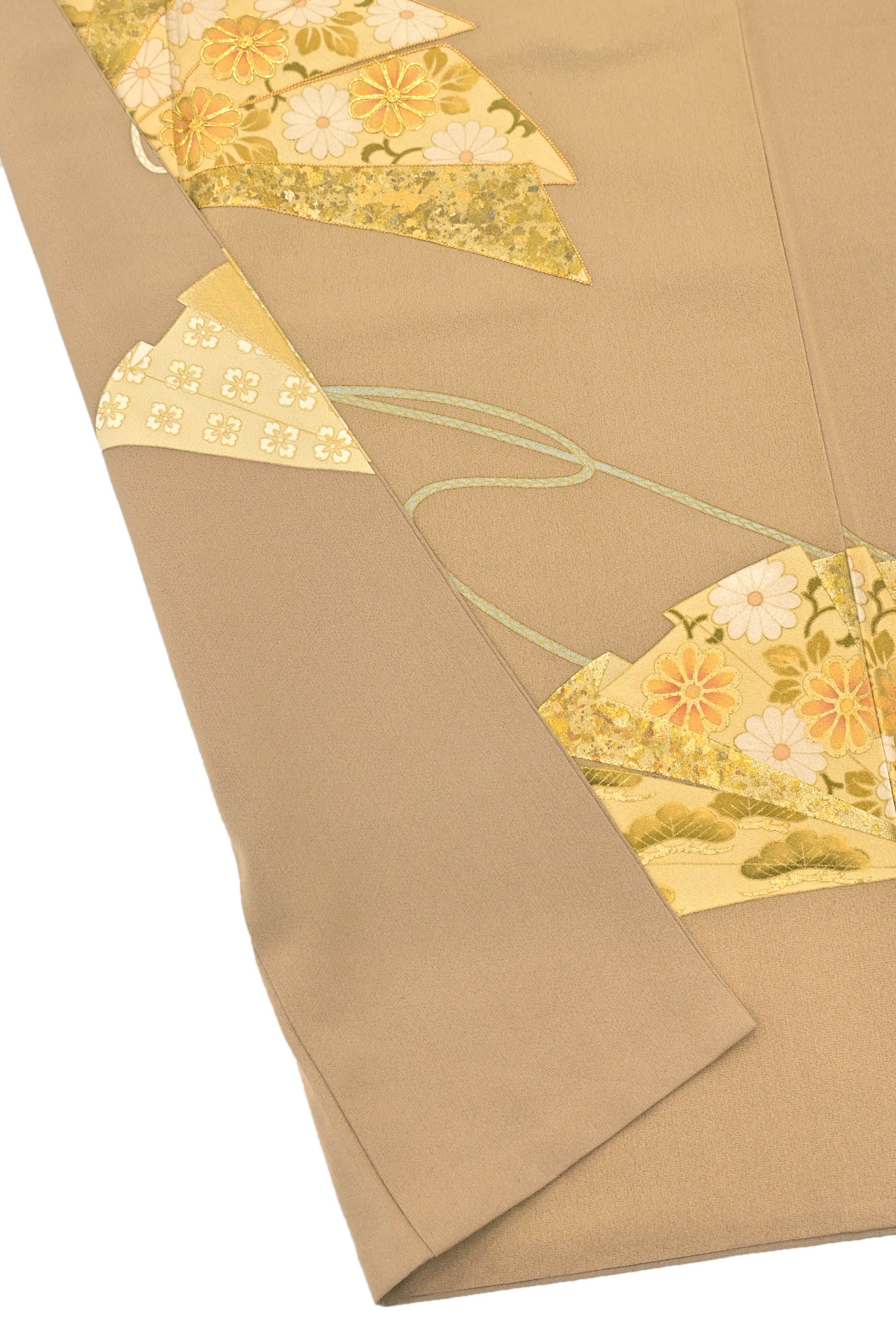 超特価激安の商品をすべて 上品】⭐️本金訪問着⭐️縮緬⭐️色紙草花文様⭐️ やむを得ない 着物・浴衣