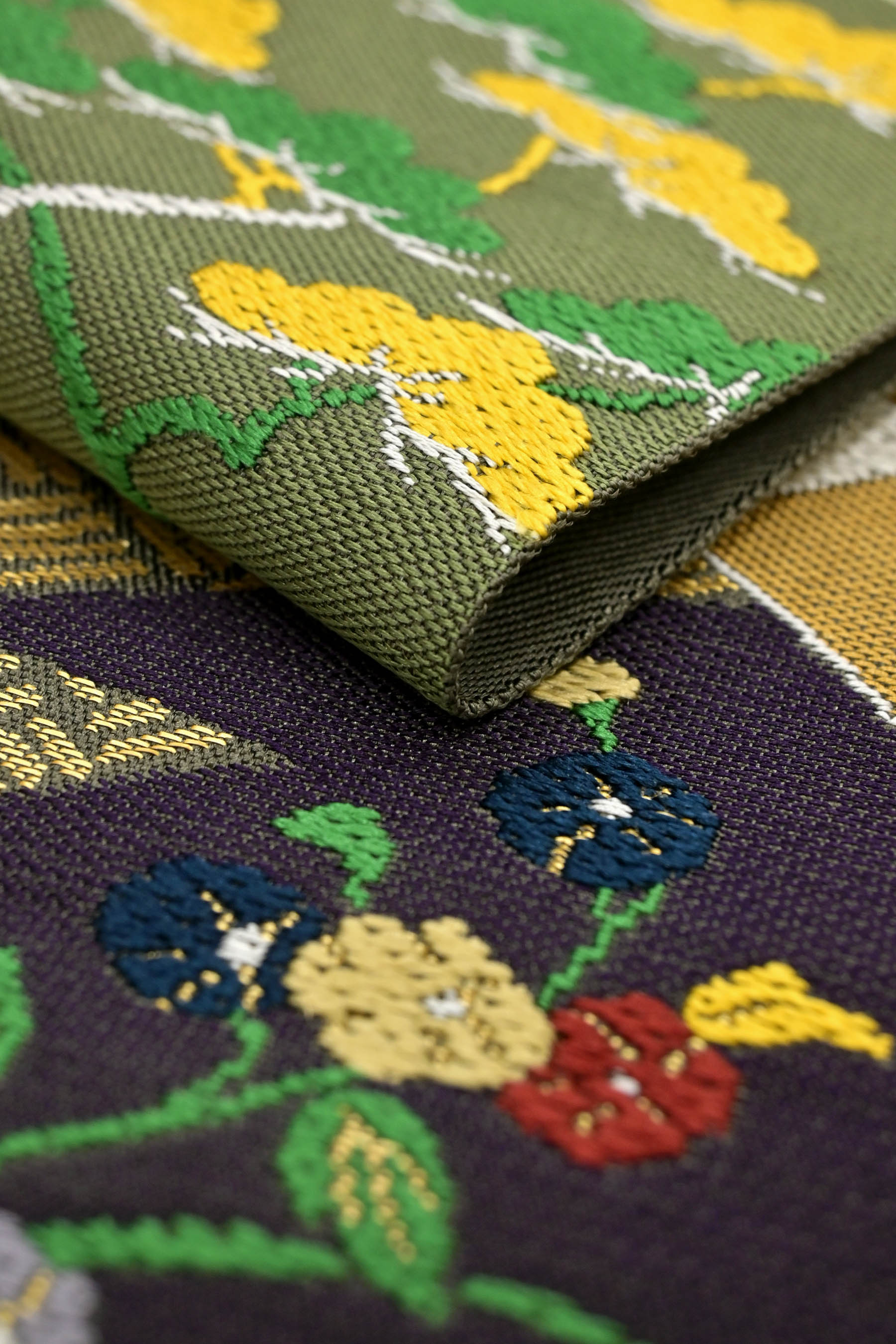 総相良刺繍 松 菊 藤 菖蒲 柄正絹 六通袋帯
